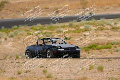 media/Jun-01-2025-CalClub SCCA (Sun) [[eae223c5dd]]/Group 1/Track Event 5/